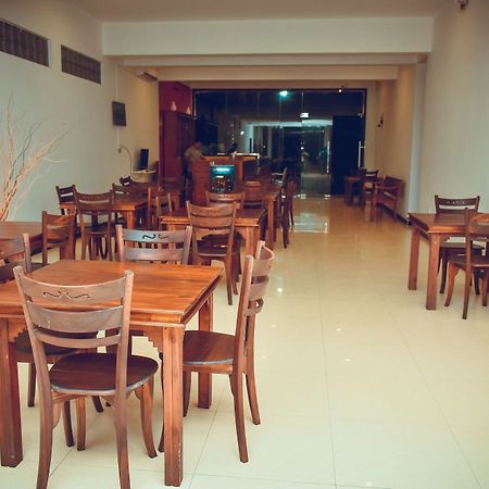 Zendara Hotel Negombo Exterior photo